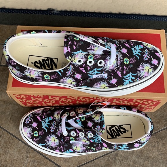 VANS ERA PARADISE FLORAL Blktrwht WMNS - Picture 4 of 16